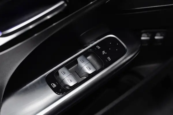 Mercedes-Benz C 300 e T 9G-TRONIC AMG Line 32