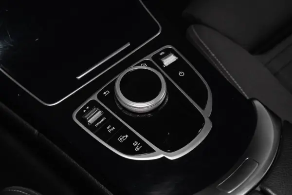 Mercedes-Benz C 300 Avantgarde 35