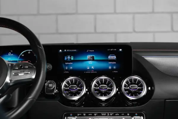 Mercedes-Benz EQA 250 AMG Line 13
