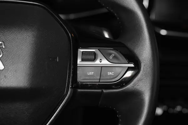 Peugeot 208 1.2 PureTech Allure Pack EAT8 7