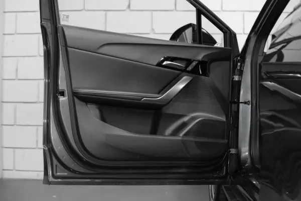MG MG4 77 kWh Extended Range Luxury 28