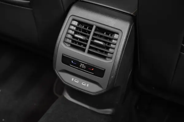 Cupra Formentor 1.4 e-Hybrid DSG VZ 37