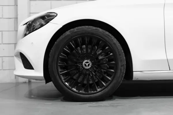 Mercedes-Benz C 300 Avantgarde 23