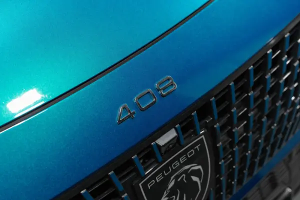 Peugeot 408 1.6 Hybrid GT e-EAT8 23