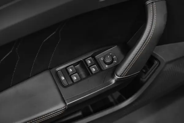 Cupra Formentor 1.4 e-Hybrid DSG VZ 30