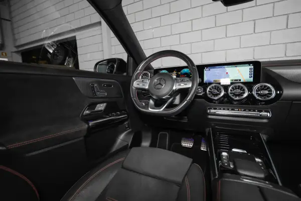 Mercedes-Benz EQA 250 AMG Line 33