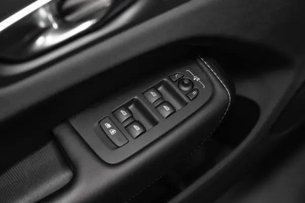 Volvo XC 60 2.0 T6 PHEV Black Edition 27