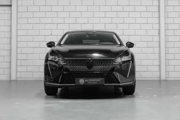 Peugeot 408 1.6 Hybrid Allure e-EAT8 3