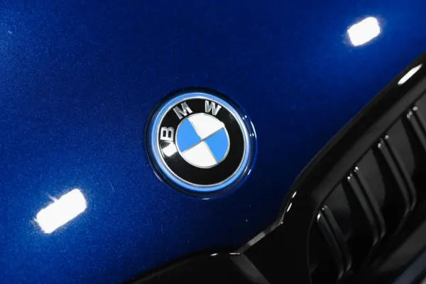 BMW 330 e Pack Desportivo M Auto 17