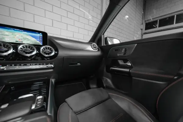 Mercedes-Benz EQA 250 AMG Line 49