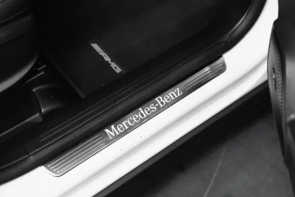Mercedes-Benz GLA 250 e 8G-DCT AMG Line 32