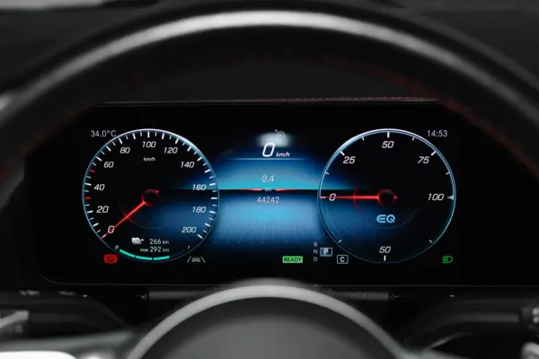 Mercedes-Benz EQA 250 AMG Line 10