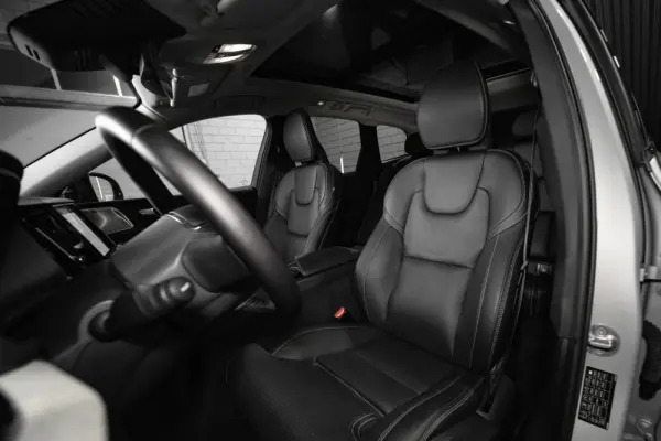 Volvo XC 60 2.0 T6 PHEV Black Edition 10
