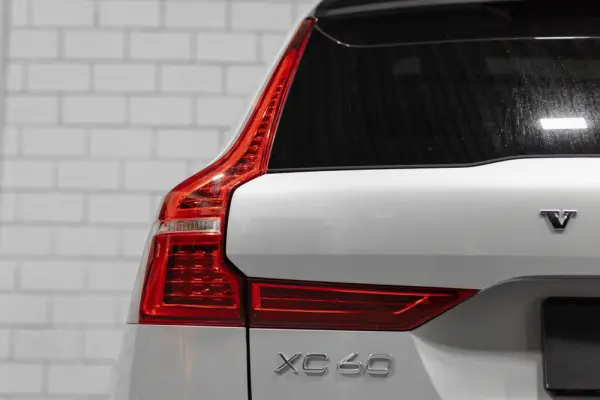 Volvo XC 60 2.0 T6 PHEV Black Edition 19