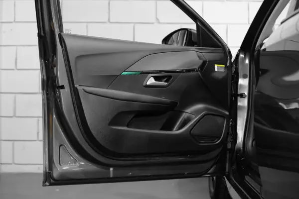 Peugeot 208 1.2 PureTech Allure Pack EAT8 24