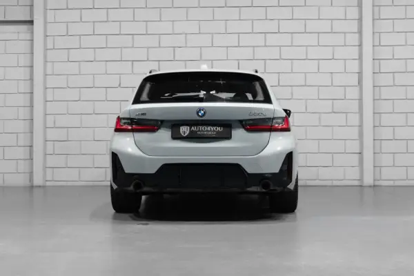 BMW 330 e Pack M Auto 46