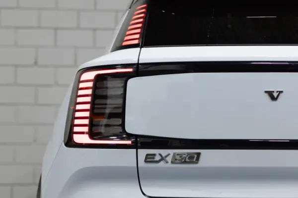 Volvo EX30 Twin Motor Performance AWD Ultra 7