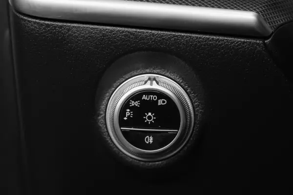 Mercedes-Benz C 300 e 9G-TRONIC Avantgarde Advanced 35