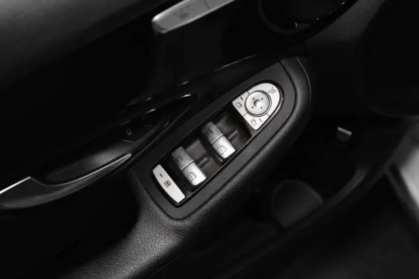 Mercedes-Benz C 300 Avantgarde 24