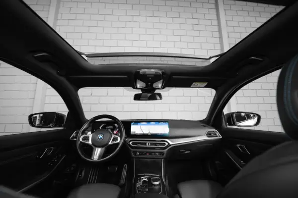 BMW 330 e Pack M Auto 43