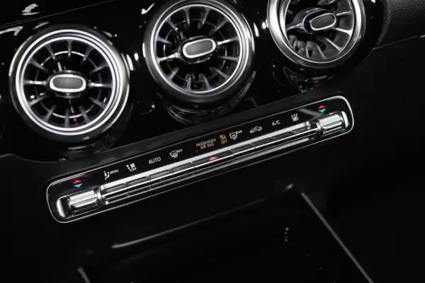 Mercedes-Benz EQA 250 AMG Line 36