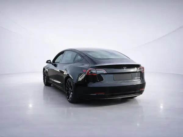 Tesla Model 3 Performance 3