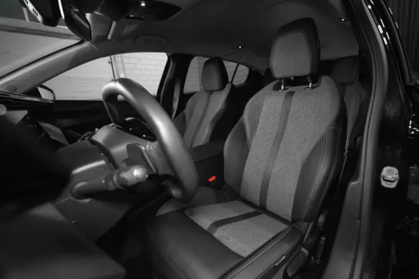 Peugeot 408 1.6 Hybrid Allure e-EAT8 8