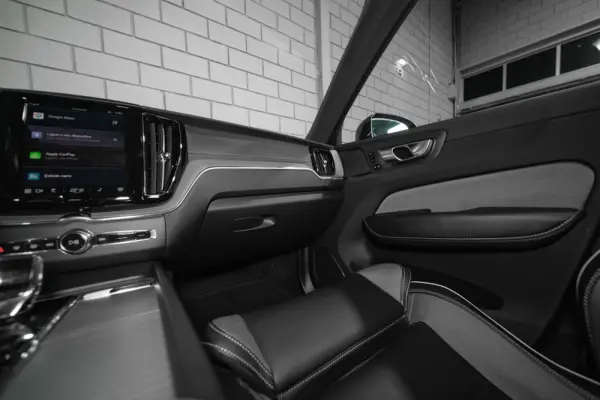 Volvo XC 60 2.0 T6 PHEV Black Edition 37