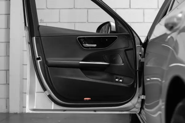 Mercedes-Benz C 300 e 9G-TRONIC Avantgarde Advanced 29