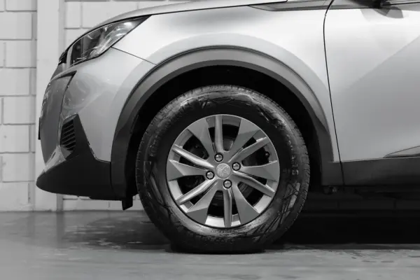 Peugeot 2008 1.2 PureTech Active Pack 19