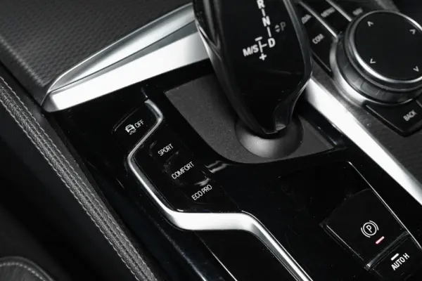 BMW 520 d Pack Desportivo M Auto 24