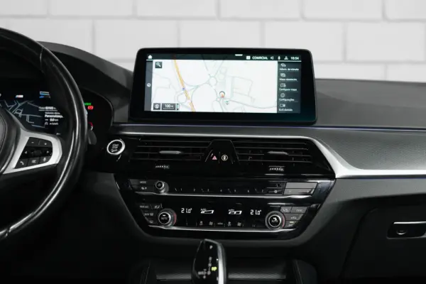 BMW 520 d Pack Desportivo M Auto 13