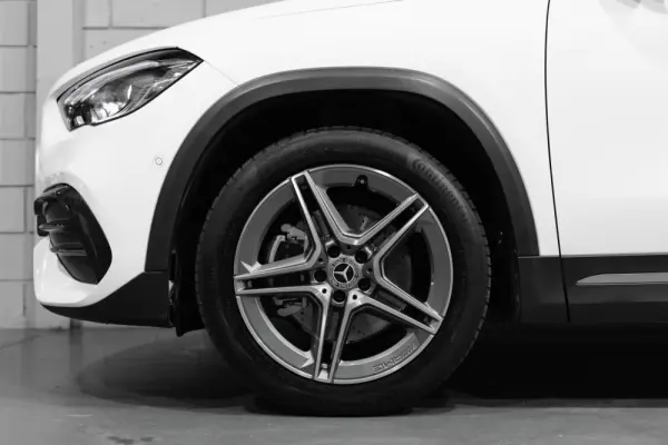 Mercedes-Benz GLA 250 e 8G-DCT AMG Line 31