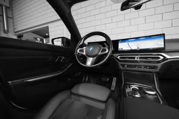BMW 330 e Pack M Auto 41