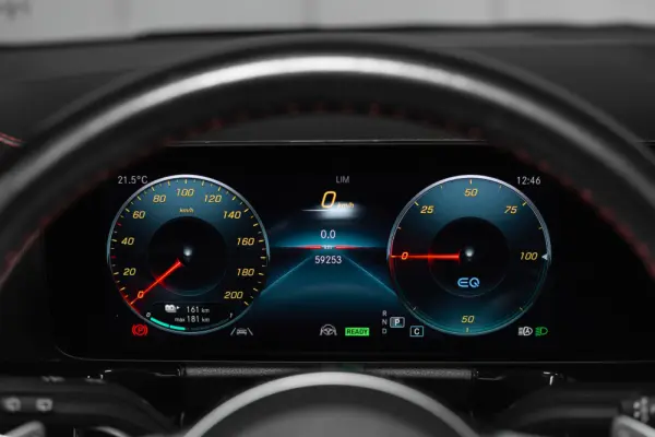 Mercedes-Benz EQA 250 AMG Line 12