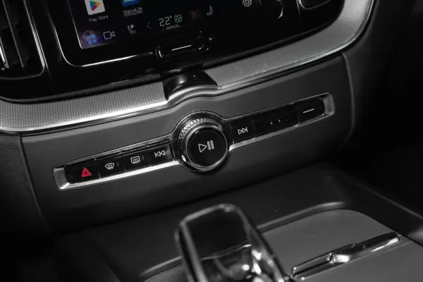 Volvo XC 60 2.0 T6 PHEV Black Edition 30