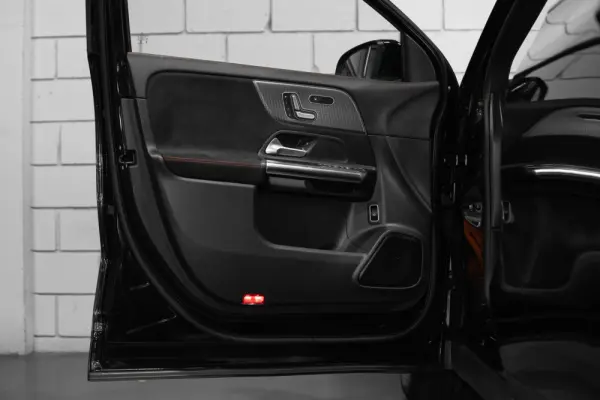 Mercedes-Benz EQA 250 AMG Line 28