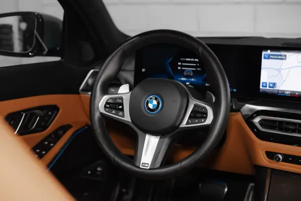 BMW 330 e xDrive Aut. M Sport 5