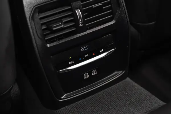 BMW 330 e Pack M Auto 38