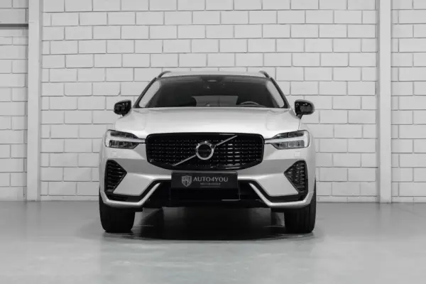 Volvo XC 60 2.0 T6 PHEV Black Edition 2