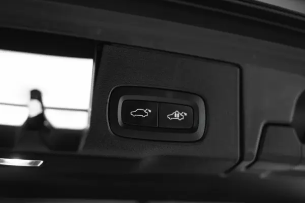 Volvo XC 60 2.0 T6 PHEV Black Edition 39