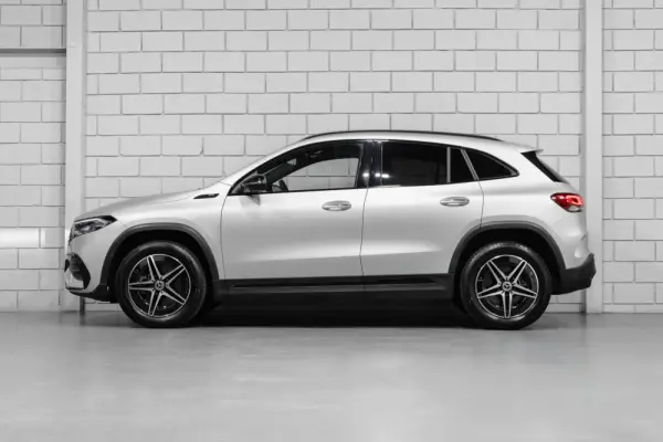 Mercedes-Benz EQA 250 AMG Line 2
