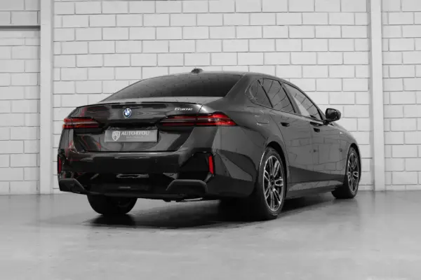 BMW 530 e Pack Desportivo M Pro 4