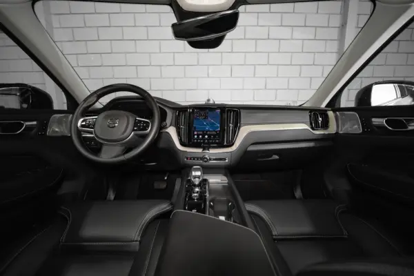 Volvo XC 60 2.0 T6 PHEV Black Edition 38