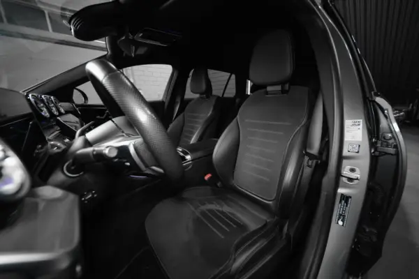 Mercedes-Benz C 300 e T 9G-TRONIC AMG Line 10