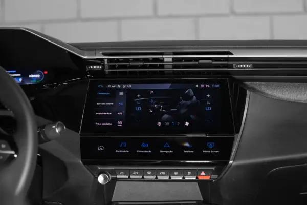 Peugeot 408 1.6 Hybrid Allure e-EAT8 16