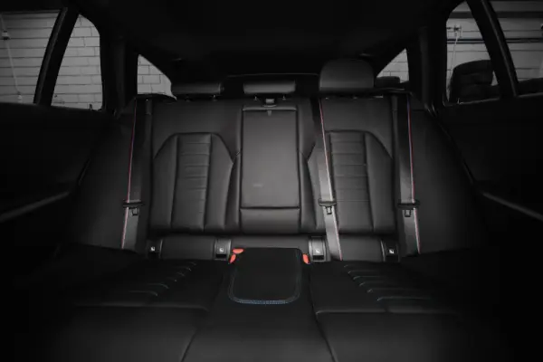 BMW 330 e Pack Desportivo M Auto 11