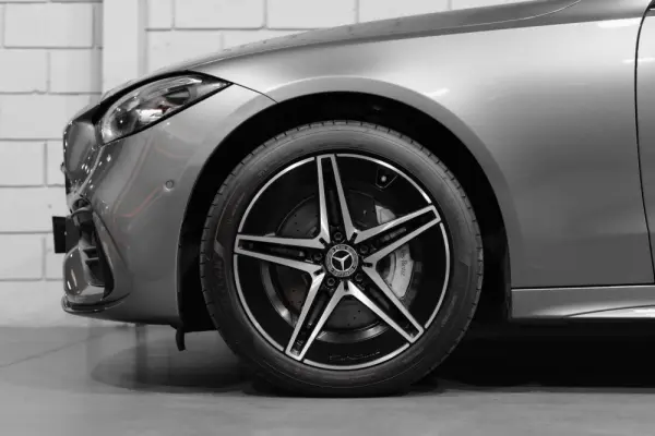 Mercedes-Benz C 300 e T 9G-TRONIC AMG Line 15