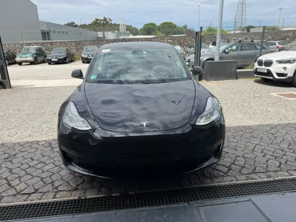Tesla Model 3 Performance 11