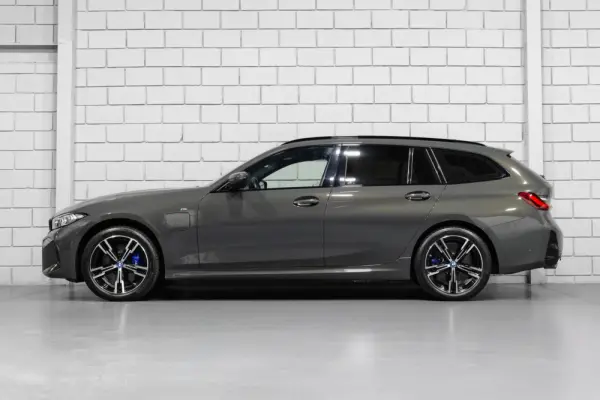 BMW 330 e xDrive Aut. M Sport 3